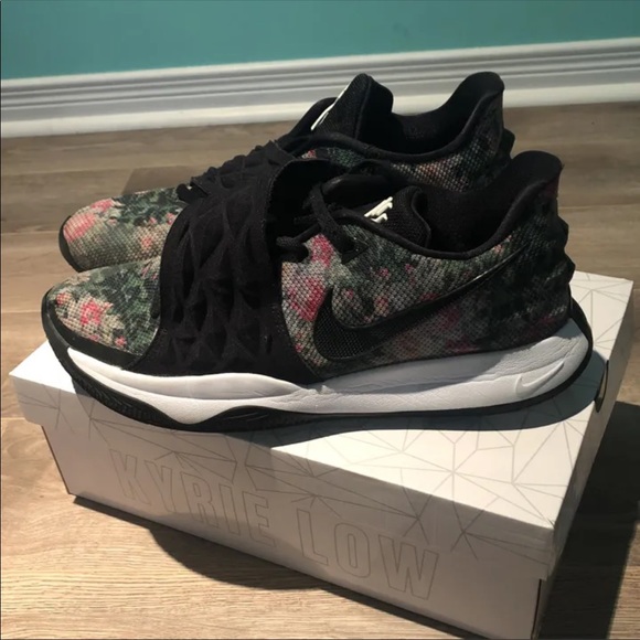 Nike Kyrie low 1 floral basketball - Picture 5 of 7